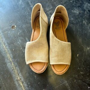 🤝Beast vented sandals